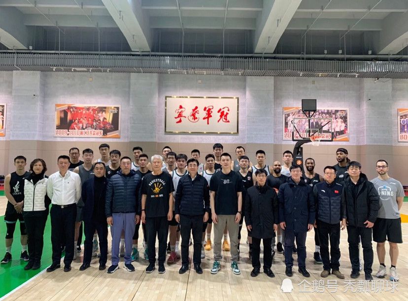 上半场阿穆拉破门，宽萨扳平，普埃尔塔斯帮助圣吉罗斯再次将比分超出，半场结束利物浦暂1-2圣吉罗斯；下半场普埃尔塔斯再进一球，但这球因为阿马尼手球在先被吹，最终利物浦1-2圣吉罗斯，仍以小组第一晋级。